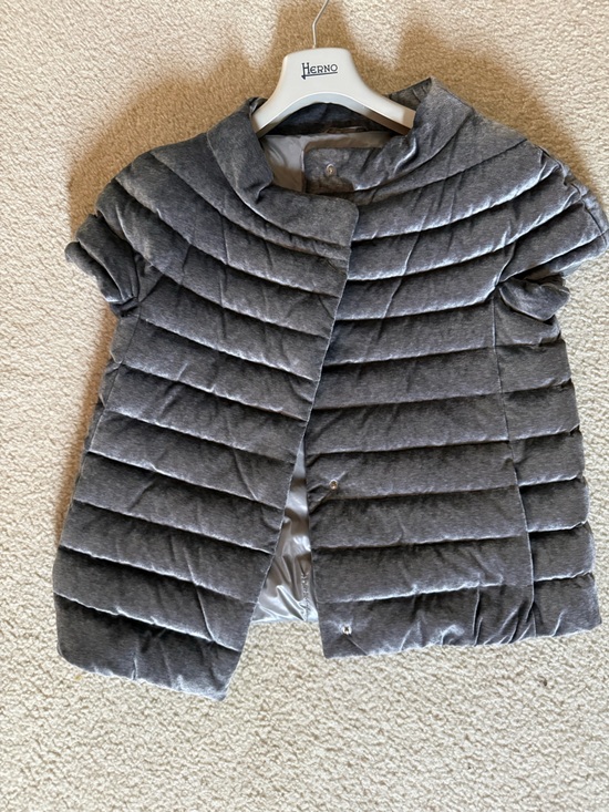 Herno Jackets & Blazers - Herno Gray Quilted velvet Short-Sleeve Puffer Jacket size 44